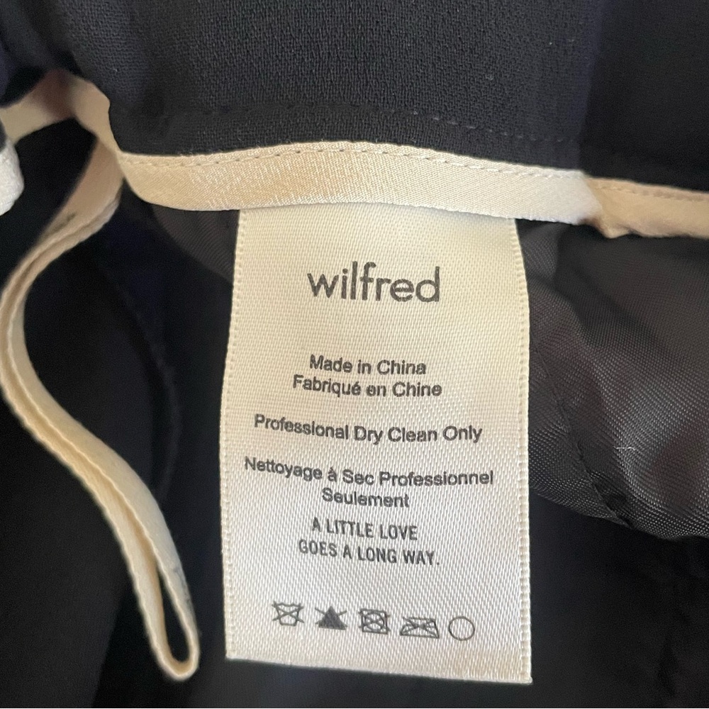 Aritzia Wilfred Darontal Pant in Black. Size 8 - Picture 7 of 8